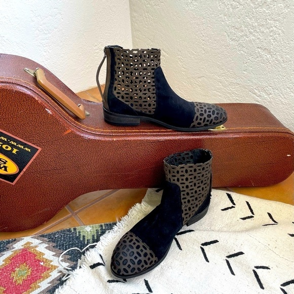 Rebel Women’s Stencil Cut Black Suede and Brown Leather Bootie with 1” heel -8.5 - Picture 9 of 9